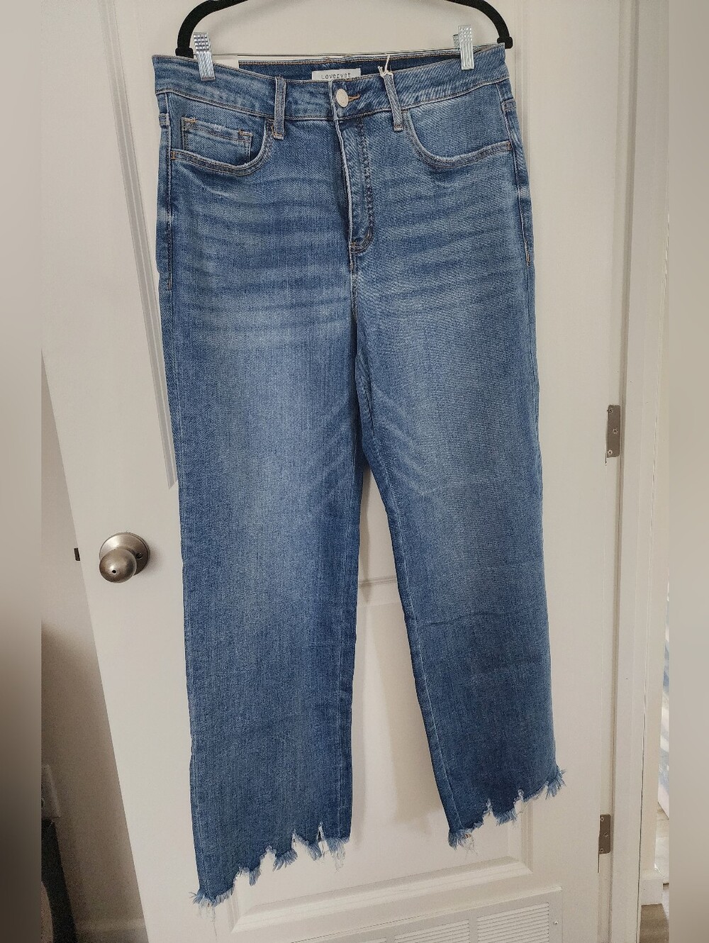 Raw Hem Straight Leg Women's Jeans in Medium Blue - lovervet
